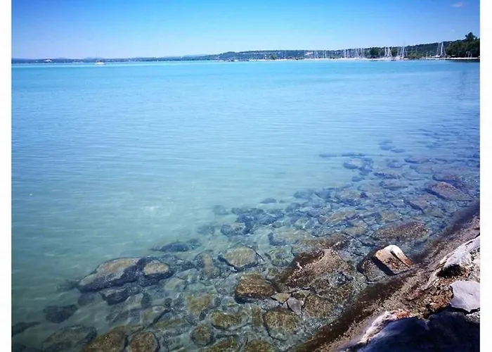 - Balaton 30360 דירה *